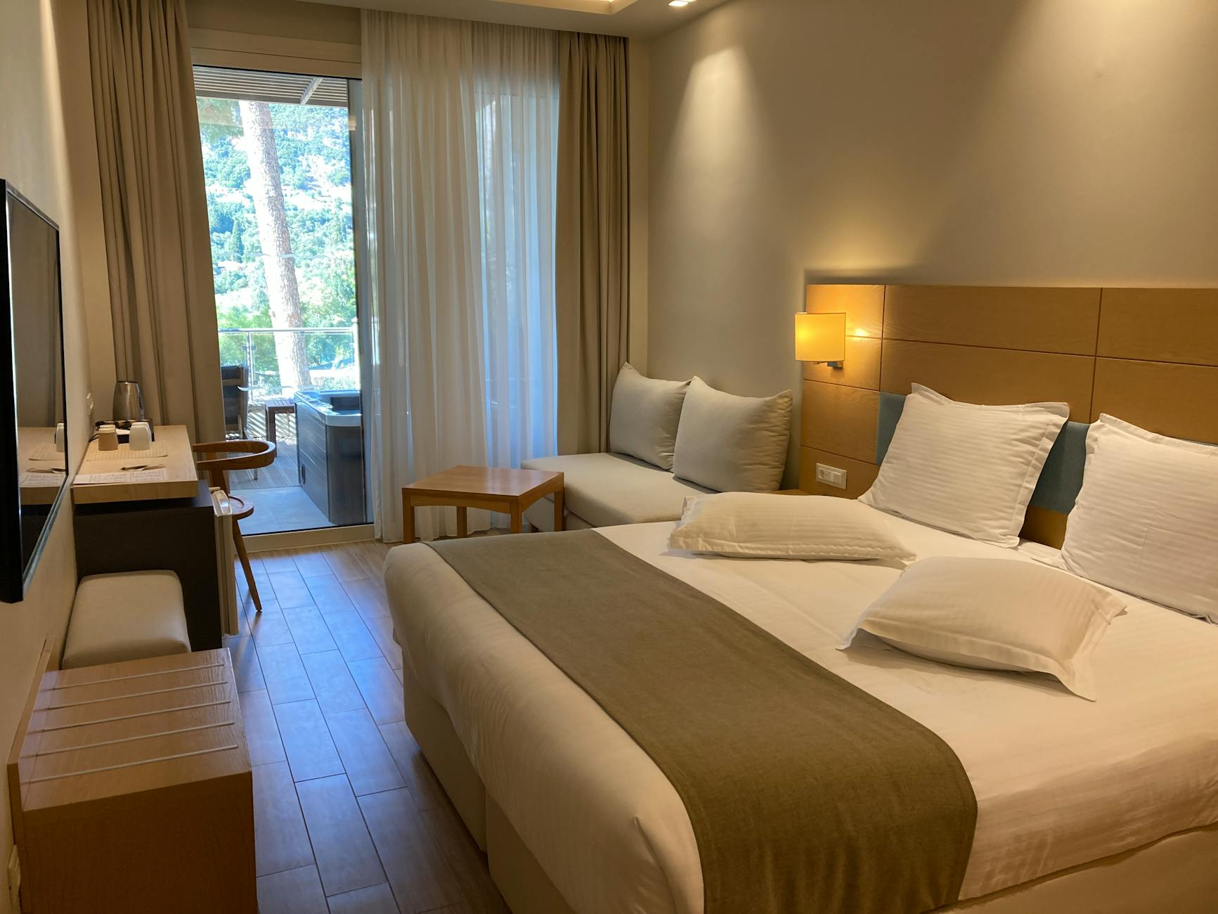 Hotel room accommodation in Athens Greece