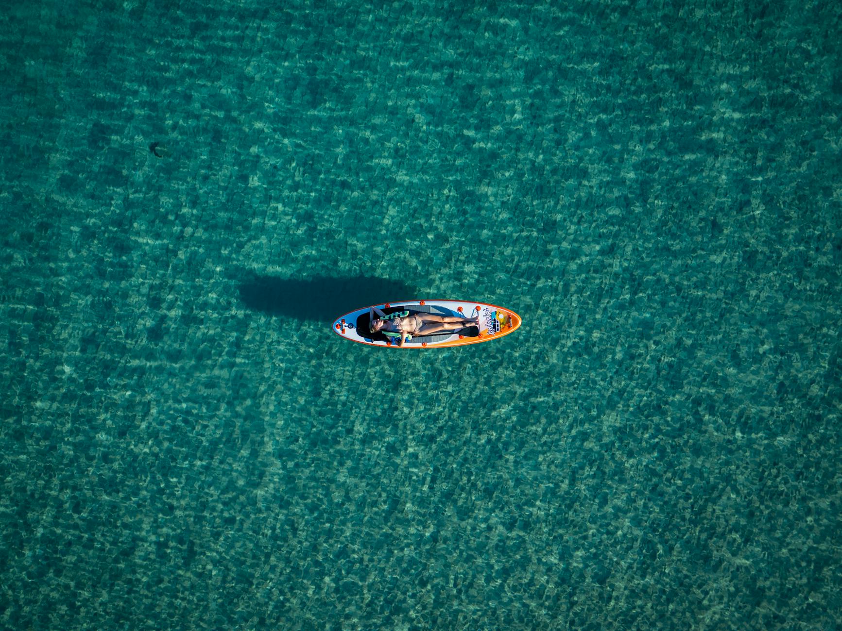 Stand-up paddleboarding and water sports on the Athens Riviera
