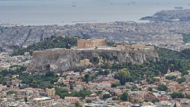 Acropolis Opening Hours & the Best Time to Visit (Crowd-by-Hour)