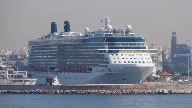 One Day in Athens from a Cruise Ship: DIY Piraeus Guide